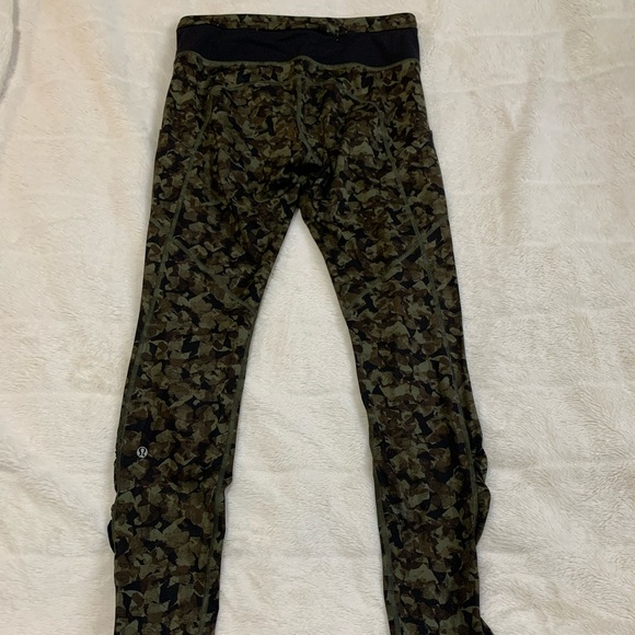 Lululemon leggings 🤎💚 size 8 - Picture 3 of 5